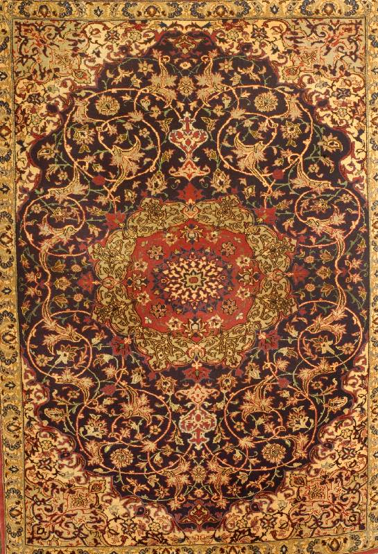 Esfahan fein, Persien, ca. 30 Jahre, Korkwolle auf Seide, ca. 120 x 85 cm, SchÄtzwert: 1600.- EURO, ca. 1,0 Mio. Kn/qm, EHZ: 1-2