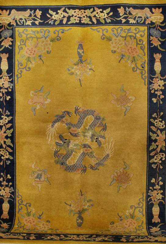 China, ca. 50 Jahre, Wolle auf Baumwolle, ca. 247 x 168 cm, SchÄtzwert: 2600.- EURO, EHZ: 2