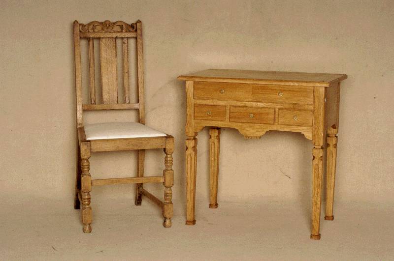 Stuhlpaar, Frankreich/Belgien, um 1900, Eiche massiv, Drechselarbeit, Barockstil, mit Jugendstileinfluß, teilabgelaugt, sollte neu verleimt ...