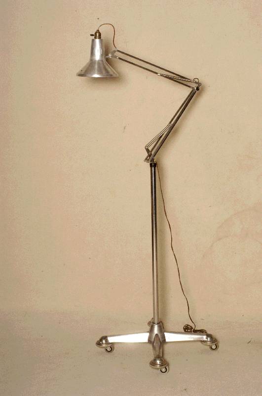 ArtDeco-Stehlampe, England, um 1930, seltene Multifunktionsleuchte, mittels aufwendigem Feder- und Gelenksystem einfach verstellbar, ...