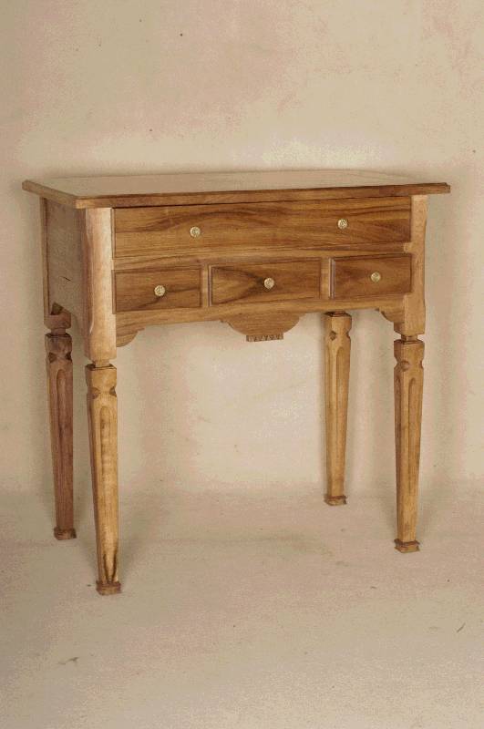 Schminktisch, im sÜddeutschen Stil von 1770/80, Nußbaum massiv, sehr aufwendig gearbeitet, verspiegeltes Innenteil, Zierbelkiefer von hoher ...