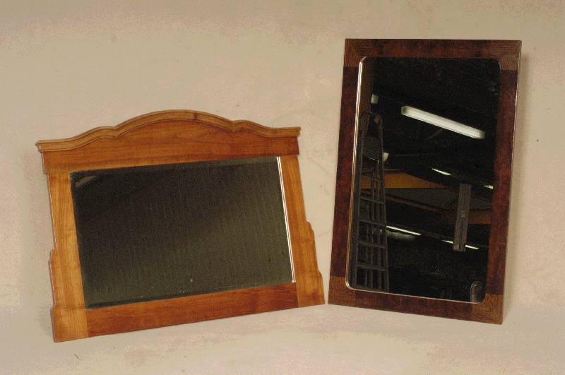 Spiegel, Frankreich, 30er/40er Jahre, ArtDeco, Wurzelnußfurnier gespiegelt, Palmenholz und Palisander, Spiegelglas sekundÄr, ca. 95x63x2 cm