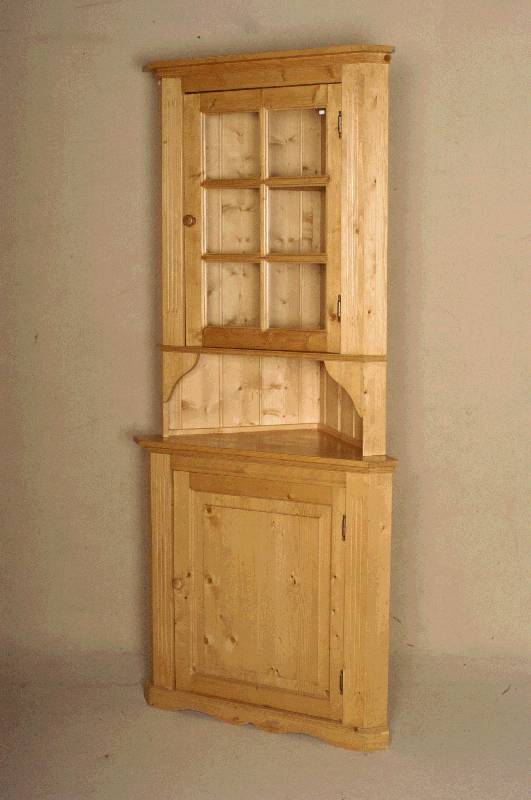 Eckschrank, deutsch, um 1960, Weichholz, Kiefer, auf Rahmen gearbeitet, Vitrinenteile versprosst, Inlets getreppt bzw. doppelt getreppt, schÖnes ...