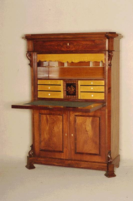 SekretÄr, deutsch, um 1860, Louis-Philippe, Korpus Weichholz, Mahgonifurnier z.T. gespiegelt, abgeschrÄgte Ecken, aufgesetzte Lisenen in Veluten ...