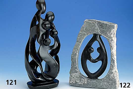 Große Skulptur aus Serpentingestein "Familie", grau/grÜnes Gestein, 5 abstrakt darge- stellte Menschen, Darstellung des Zusammen- ...