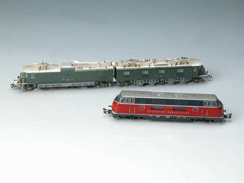 Diesellok, MÄrklin, 60er Jahre, Guß/Metall, Spur HO, BR V 200, Nr. 3021, Betr.-Nr. V 200027, vitrinengepflegt, lt. Einl. funktionsfÄhig, min. ...