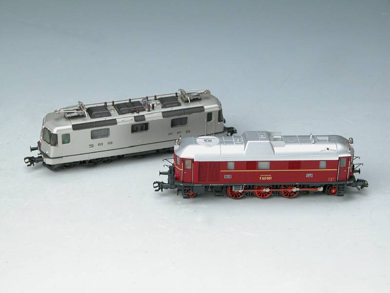E-Lok, MÄrklin, 2. HÄlfte 20. Jh, Spur HO, Guß/Metall, silberfarben, MÄrklin-Nr. 83434, Serie Re 4/4, mit Universalelektronik fÜr Einsatz im ...