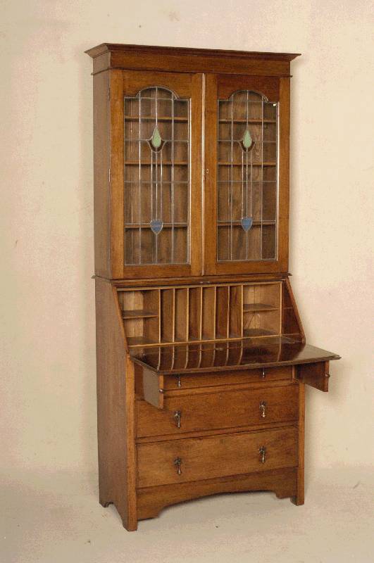 AufsatzsekretÄr, England, um 1900, Jugendstil, Korpus Weichholz, Mahgoni massiv, Front mit 3 Schubladen und SchrÄgklappe, Oberteil mit 2 TÜren, ...