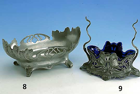 Anbietschale, WMF um 1900, Metall versilbert, blauer Orig.-Glaseinsatz besch., floraler Dekor, ca. 26 x 12 x 24 cm