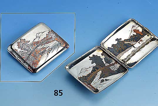 Zigarettenetui, Japan um 1920/30, Sterling- Silber, beids. graviert mit idealis. Land- schaft, partiell rortvergoldet, im Inneren ident. Gravur ...
