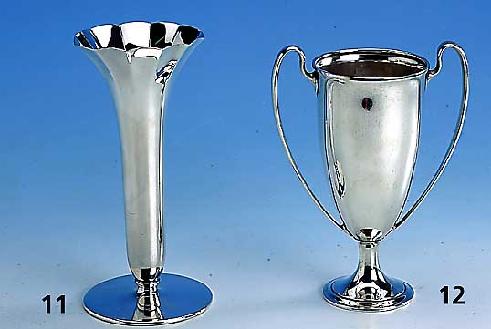 Kleine Polkalvase, Amerika 925 Silber, TIFFANY & CO, signiert u. numeriert, ca. 220 g, ca. 17 cm, Boden leicht inegal