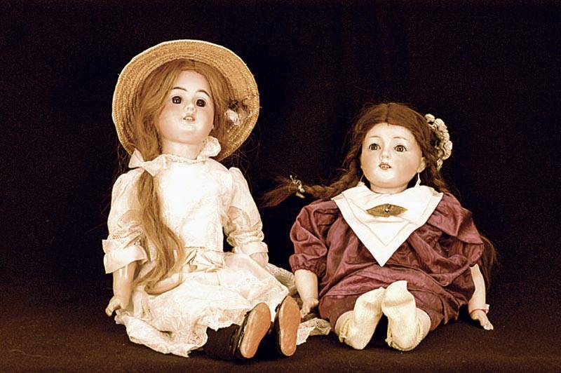 Große Porzellanklopfpuppe, A e. M, Austria Wien, KÖrper Armand Marseille um 1905, Unterarme gehÖren ursprÜngl. nicht zum KÖrper, Kopf nach ...