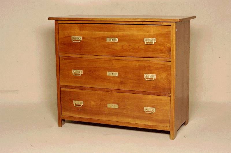 Kommode, wohl deutsch, um 1920, Kirschholz massiv, drei SchÜbe, Gebrauchsspuren, ca. 100 x118x54 cm, ohne SchlÜssel