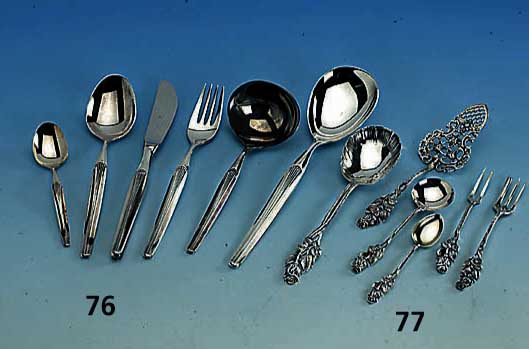 Hildesheimer Rose-Kuchenbesteck fÜr 6 Per- sonen, 800er Silber: 6 Kuchengabeln, 6 MokkalÖffel, 1 GebÄckheber, 1 SahnelÖffel, 1 ...
