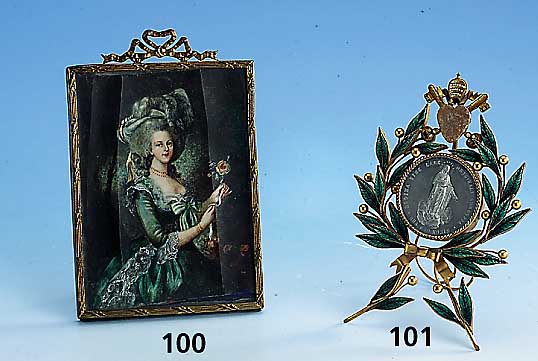 Miniaturmalerei, Darst. der Marie Antoinette, in stiltyp. Pose des spÄten Rokkoko, in Rahmen aus Bronze verg., sogn. HÖfische Darstellung, ...