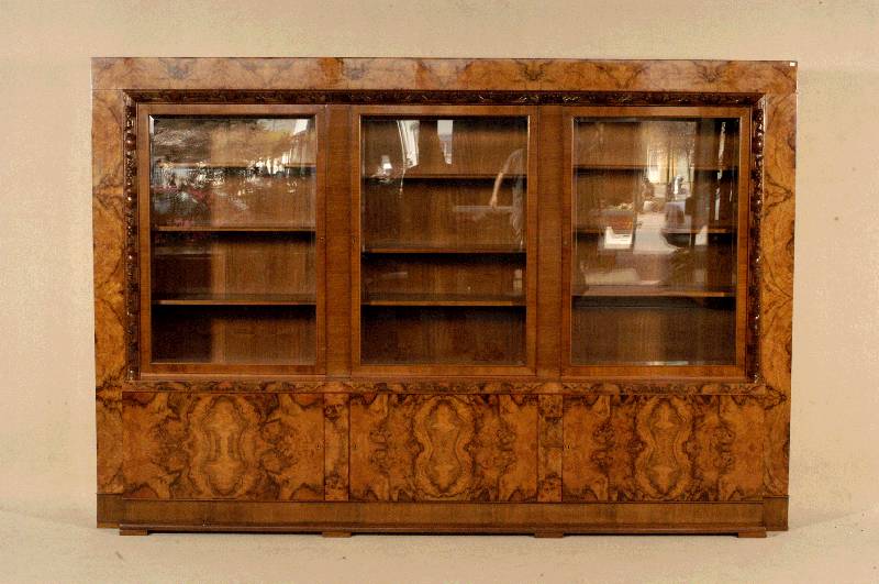 BÜcherschrank, deutsch, um 1920, ArtDeco, Design-Entwurf, Korpus Weichholz, ausgesuchtes Wurzelfurnier, Oberteil mit 3 GlastÜren mit ...