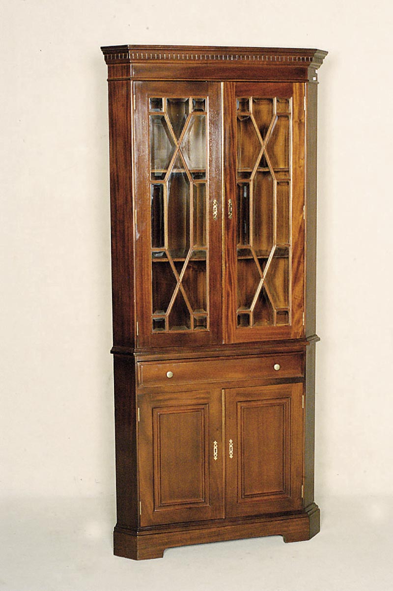 Eckschrank, England, Sheratonstil, um 1960, Mahagoni massiv, Mahagonifurnier, Unterteil 2 TÜren und 1 Schublade, Oberteil 2 GlastÜren ...