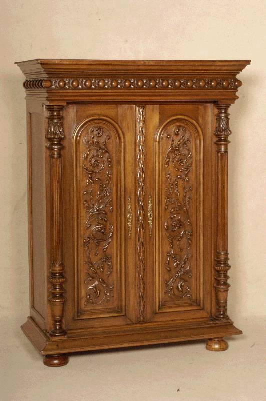 Vertiko, Belgien, um 1870/80, Renaissancestil, Nußbaum massiv, Nußbaumfurnier, Front und Seiten auf Rahmen gearbeitet, z.T. freistehende ...