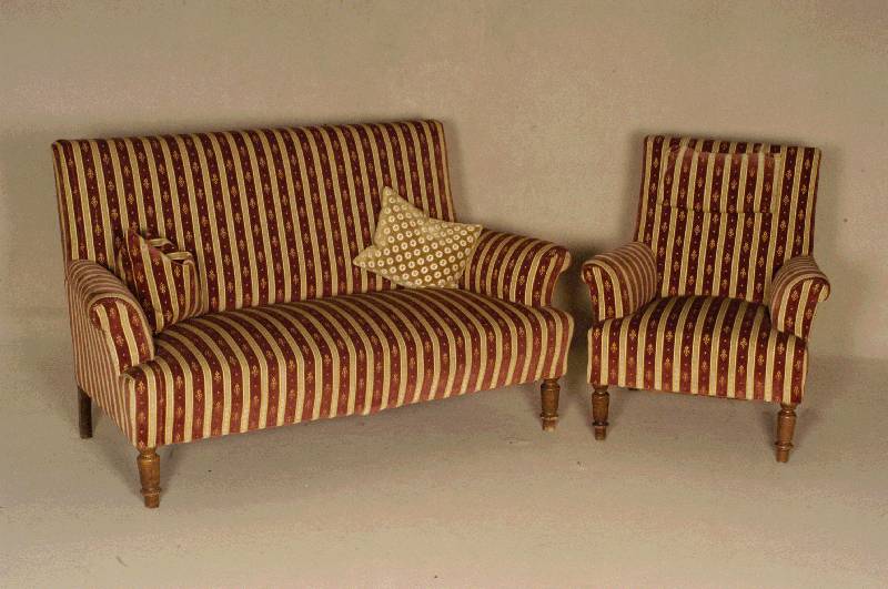 Sofa und Sessel, deutsch, um 1890, Gestell Buche massiv, alt belassen, original Federkern, Mohairbezug in altrosa und beige, in sich gemustert, ...