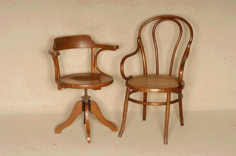 Armlehnstuhl, Österreich/Wien, um 1900/1905, Thonet, Bugholz, drehbar, minimal restauriert, z.T. alt belassen, ca. 81x65x56 cm, Sh. min. 45 cm, ...