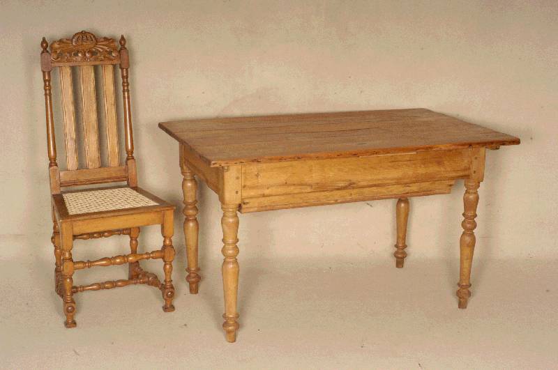4 StÜhle, norddeutsch, um 1900, Buche und Obstholz, hohen RÜcklehnen, geschnitzt, neue SitzflÄche erneuert, ca. 117x49x44 cm, Sh. 47 cm, St. 38 ...