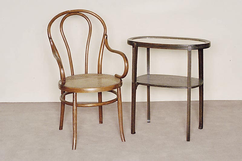 Beistelltisch, deutsch, um 1900/10, Eiche, kanelliert, obere Platte mit Glaseinsatz, ca. 77x69x36 cm