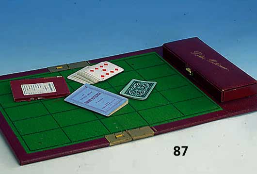 Kartenspiel Poker Patience, London 1909, Orig.-Fassung, Orig.-Inhalt, mit Orig.- SchreibblÖcken und -stiften, bez. J.C. Vickery, Leder und Filz ...