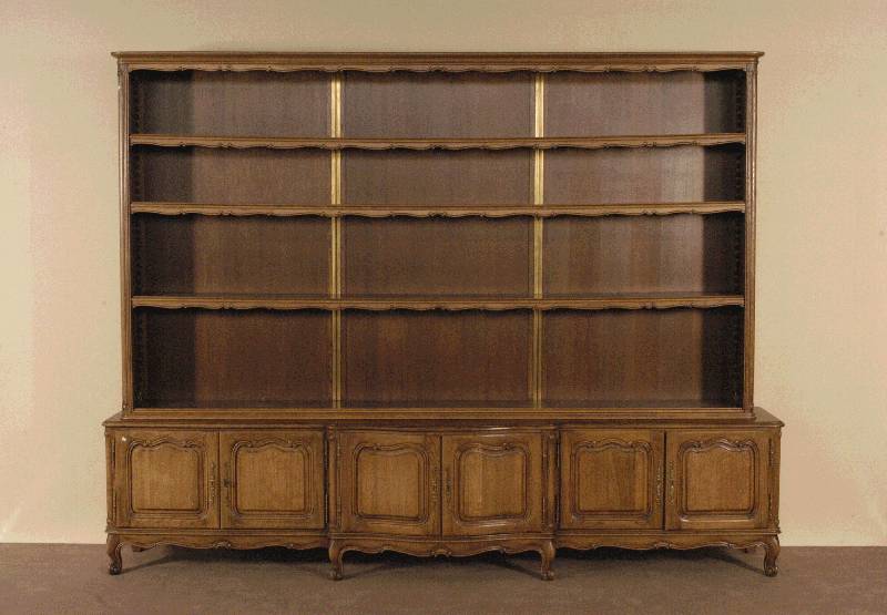 BÜcherschrank, deutsch, 60er/70er Jahre, Eiche massiv, Eichefurnier, Barockstil, Sockelgeschoß mit 5 TÜren, profiliertes Rahmendekor, stufig ...