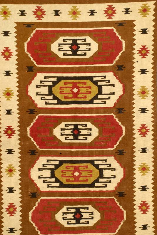 Navaho-Kelim, um 1920, Wolle auf Baumwolle, ca. 195 x 121 cm, SchÄtzwert: 850.- EURO, EHZ: