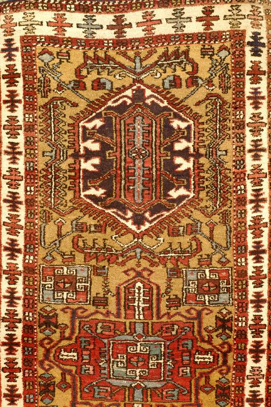 Meschgin, Persien, um 1930, Wolle auf Baumwolle, ca. 360 x 100 cm, Schätzwert: 1200.- EURO, EHZ: 3, reinigungsbed.