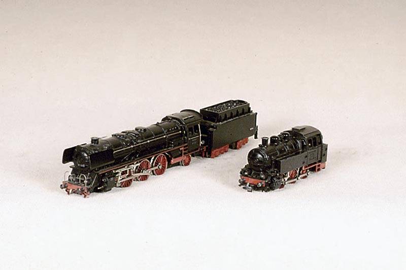 Lok, MÄrklin, 50er/60er Jahre, Spur HO, Metall, TM 800, lt. Einl. funktionsfÄhig, im orig. Karton, l. bespielt, altersbed. guter Zustand, ...