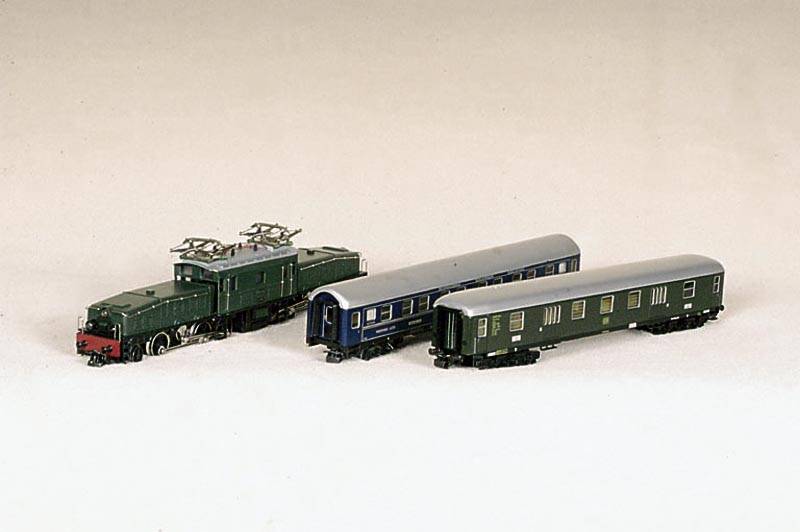 Elektrische GÜterzuglokomotive, MÄrklin, 60er Jahre, Spur HO, "Das Krokodil", Nr. 3015, grÜn, lt. Einl. funktionsfÄhig, im orig. ...