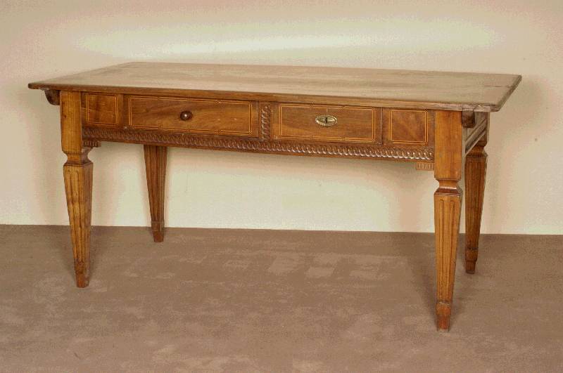 Tisch, sÜddeutsch, um 1780/90, klassizistisch, Kirsch- und Nußbaum, sparsame Bandverzierungen, Schubladen und Tischplatte aus altem Holz ...