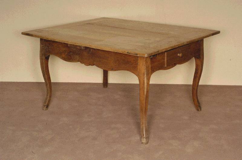 BÄuerlicher Tisch, deutsch/Pfalz, um 1770/80, Eiche, GeißfÜße, Beine geschweift, Schublade und Tischplatte spÄter aus altem Holz ...