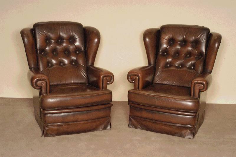 Sessel, wohl England, sogenannter Wingchair, hochlehnig, loses Kissen, RÜcken genoppt und geheftet, rotbraunes Leder von guter QualitÄt, ...