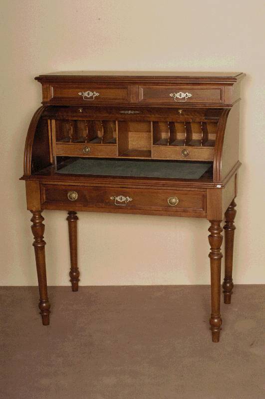 RollsekretÄr, Holland, um 1880, Nußbaum massiv, Nußbaumfurnier, 4 gedrechselte Beine, unten eine Schublade, Innenleben mit vielen FÄchern und ...