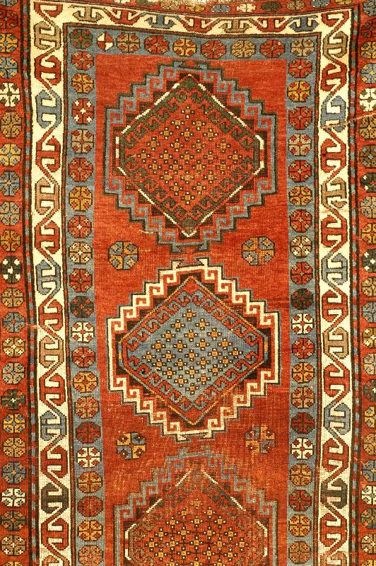 Kazak, Russland, um 1900, Wolle auf Wolle, ca. 192 x 108 cm, Schätzwert: 1500.- EURO, EHZ: 4-5