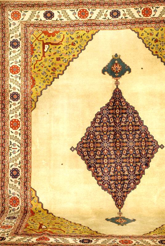 TÄbriz Alt, Nordpersien, um 1930, Wolle auf Baumwolle, ca. 371 x 292 cm. SchÄtzwert: 3900 .- EUR, Ehz: 4. Ein mÄchtiges lang gestrecktes ...