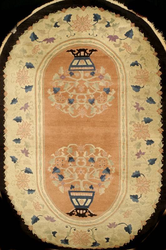 China (oval), um 1910, Wolle auf Baumwolle, ca. 247 x 157 cm, Ehz: 2, SchÄtzwert: 3500 EUR O. Seltene Form