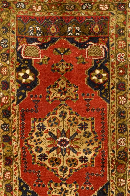 Yastik, Türkei, ca. 60 Jahre, Wolle auf Wolle, ca. 104 x 52 cm, Schätzwert: 450.- EURO, EHZ: 2-3