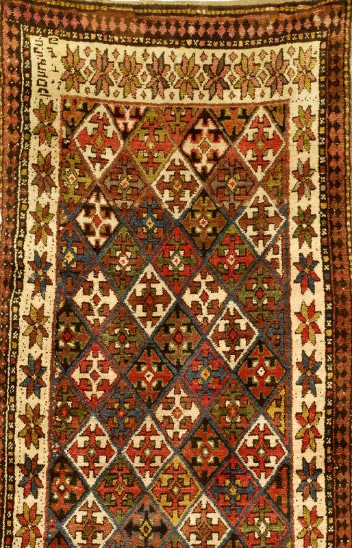 Kazak, Rußland, um 1910, Wolle auf Wolle, ca. 272 x 117 cm, SchÄtzwert: 2800.- EURO, EHZ: 3. SchÖner Kaukase mit farbenfroher Austr ahlung.