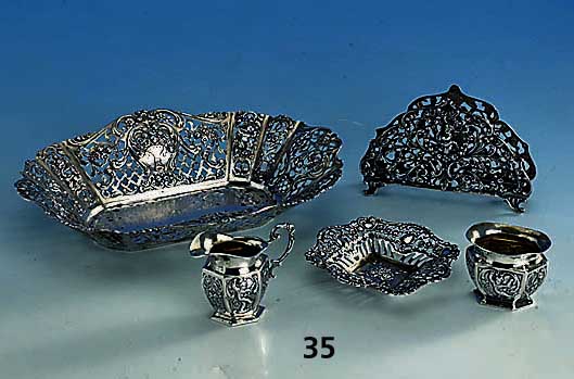 Konvolut Hanauer Silber, best. aus: AnbietschÄlchen, aufwendige Handarbeit, ge- sÄgt, Serviettenhalter, Mocca-Sahnegießer und ZuckerschÄlchen ...