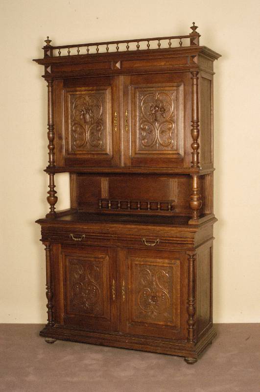 Vielzweckschrank, Belgien, um 1890, Front und Seiten auf Rahmen gearbeitet, Korpus Weichholz/Hartholz, Eiche massiv, Inlets mit ...