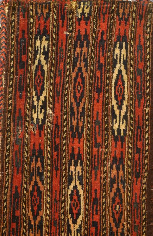 Ersari-Zelttasche, Turkestan, Wolle auf Wol le, um 1900, ca. 52 x 31 cm, Ehz: 2, Schätzwer t: 450,- EURO. Guter Zustand. Selten