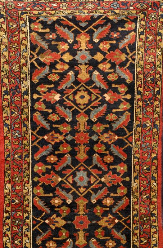 Malayer, Persien, um 1920, Wolle auf Baumwolle, ca. 375 x 100 cm, Schätzwert: 1650.- EURO, EHZ: 3. Schöne Farbkomposition.