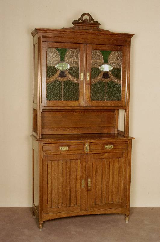 Buffetschrank, Belgien, um 1910, Jugendstil, Eiche Weichholz massiv, viertÜrig, zwei SchÜben, LÄngsnutenprofil, Oberteil mit aufwendiger ...