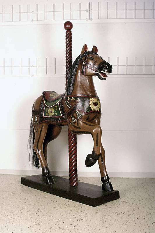 Großes Karussellpferd, 70er/80er Jahre, Teakholz massiv, in den 90er Jahren restauriert und neu bemalt, schwere AusfÜhrung , H. ca. 160 cm, L. ...