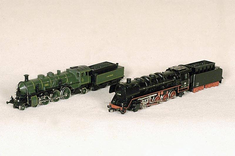 Schwere GÜterzuglokomotive mit Tender, MÄrklin , Bj. 1984, Spur HO, Guß, Nr. 3108, BR 44, Betr.-Nr. 44 481, vitrinengepflegt, funktionsfÄhig, ...