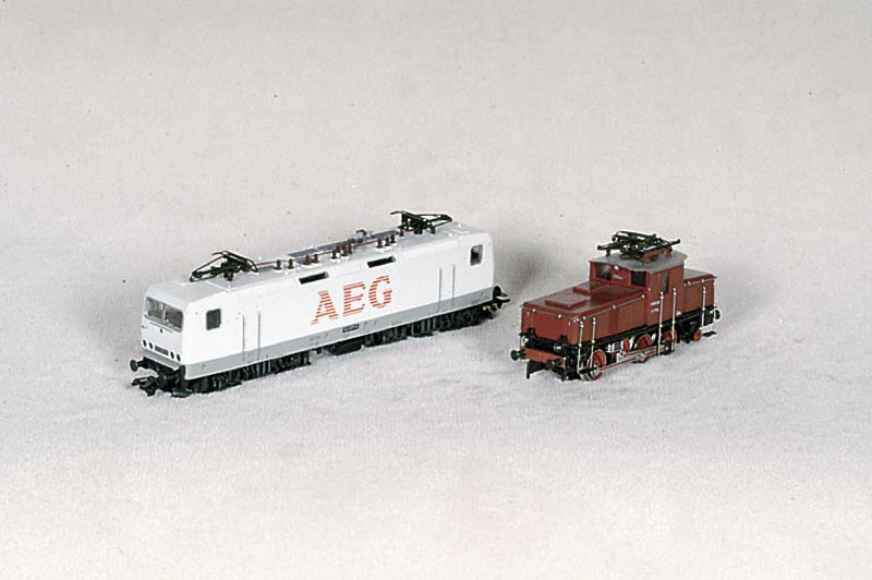 Lok, MÄrklin, Bj. 1994, Spur HO, Nr. 3441, BR 143, Betr.-Nr. 143001-6, Versuchsreihe, kleine Auflage, wird nicht mehr produziert, Aufschrift AEG, ...