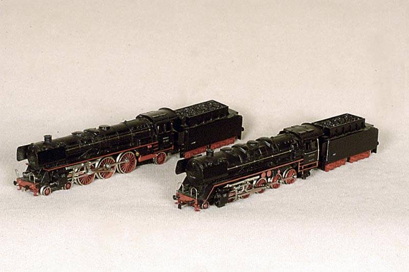 GÜterzuglokomotive, MÄrklin, Bj. 1962, Spur HO , Nr. 3027, Betr.-Nr. 44690, Guß/Metall, im orig. Karton, lt. Einl. funktionsfÄhig, l. bespielt, ...